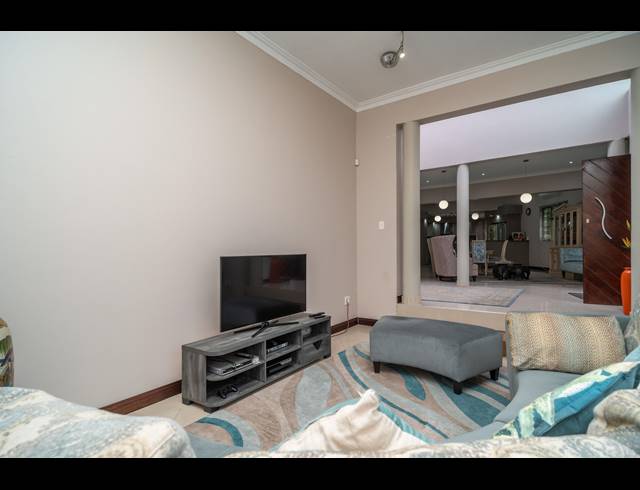 5 BEDROOM HOUSE FOR SALE IN WESTVILLE